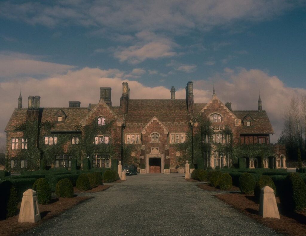 The Haunting of Bly Manor is one of the top shows on Irish Netflix to binge-watch right now.