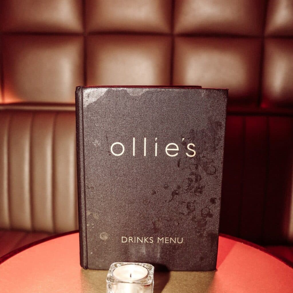 Ollie's is an upscale Northern Irish nightclub.