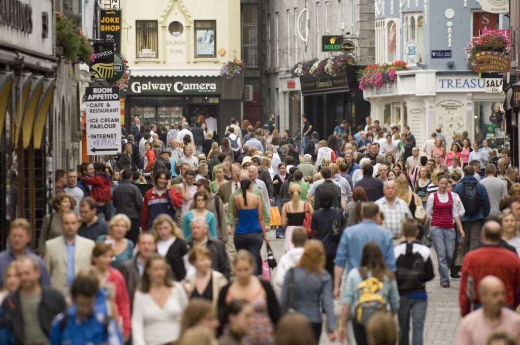 Everyone in Ireland knows eachother.