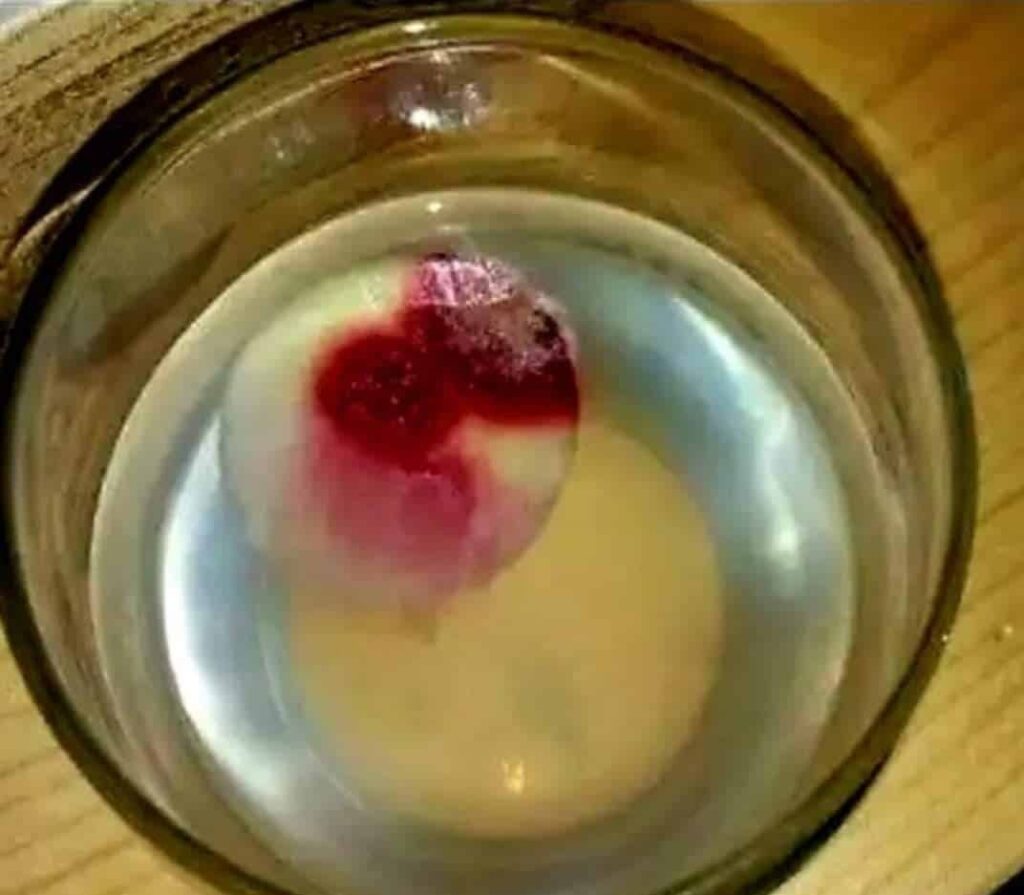 Eucharist appears to bleed in Mayo.